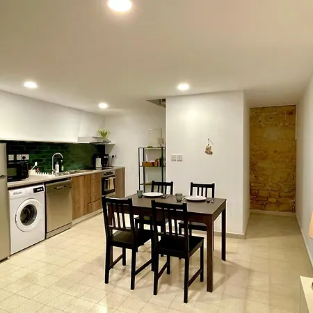 Klokkari - Cozy Center By Platform 357 *