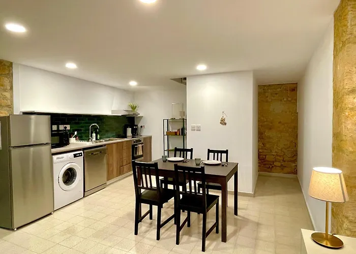 Klokkari - Cozy Center By Platform 357 *