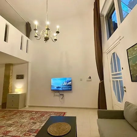 Проживание в семье Klokkari - Cozy Center By Platform 357 *