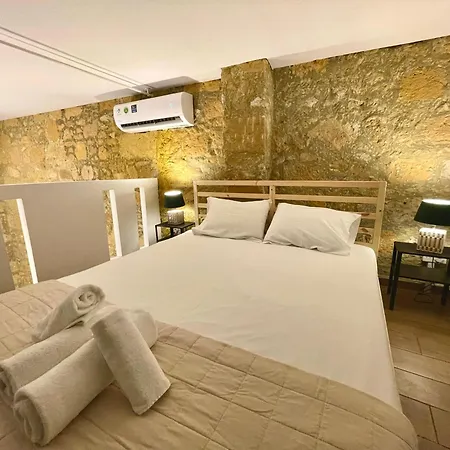 Проживание в семье Klokkari - Cozy Center By Platform 357 *