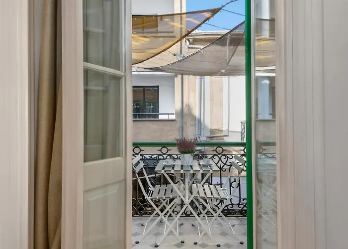 Δωμάτια σε οικογενειακή κατοικία Klokkari - Cozy Center By Platform 357 *